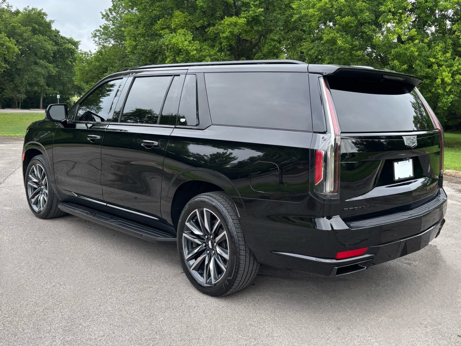
								2022 Cadillac Escalade ESV full									
