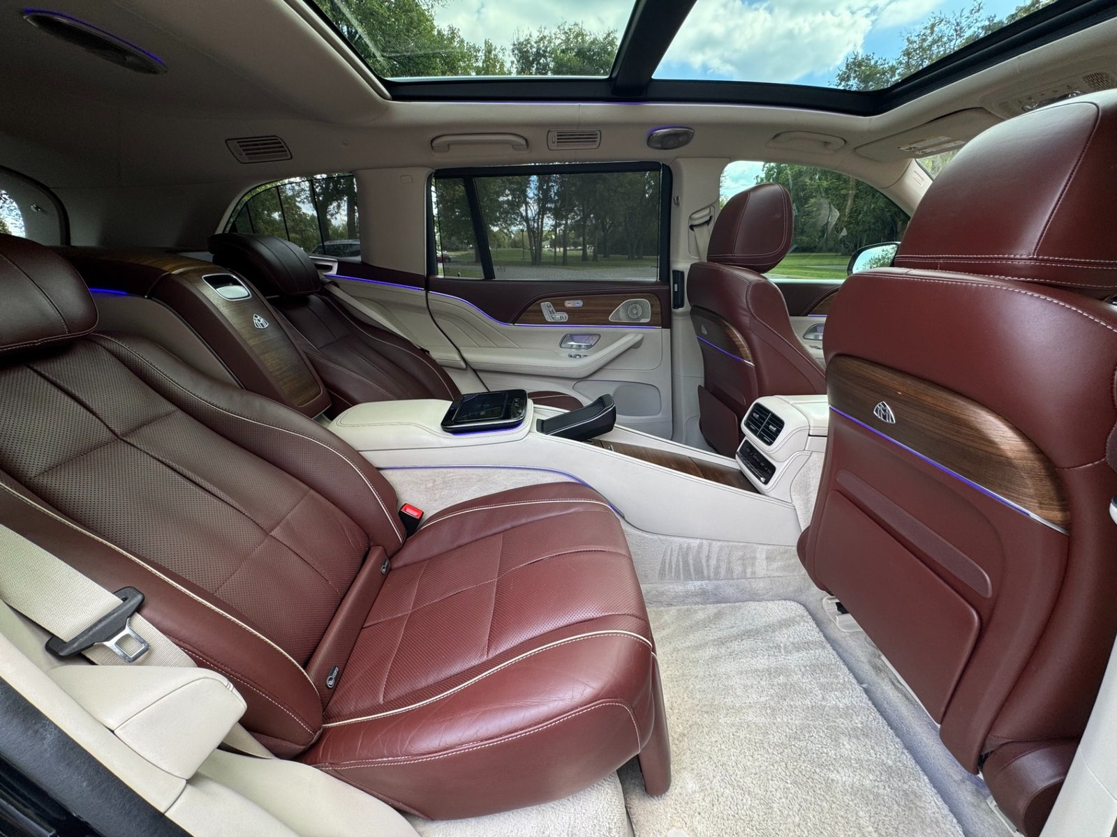 
								2023 Mercedes-Benz GLS 600 Maybach 4MATIC full									