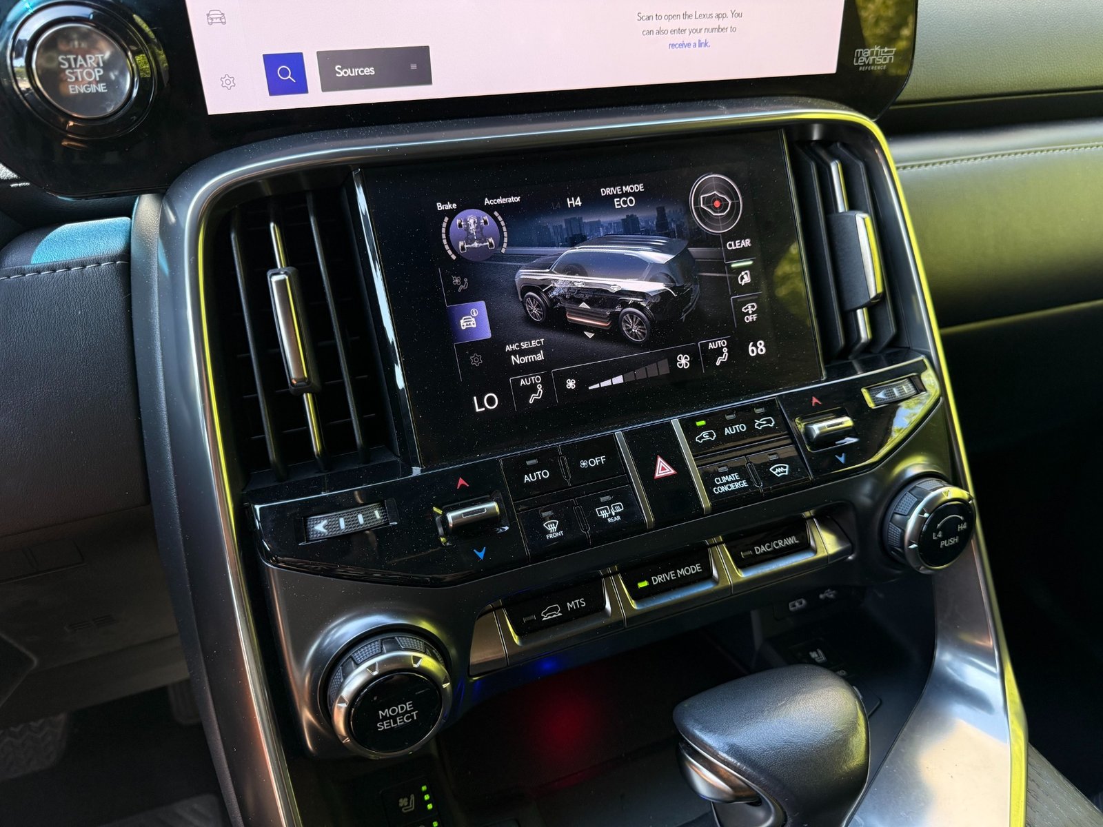 
								2023 Lexus LX 600 full									