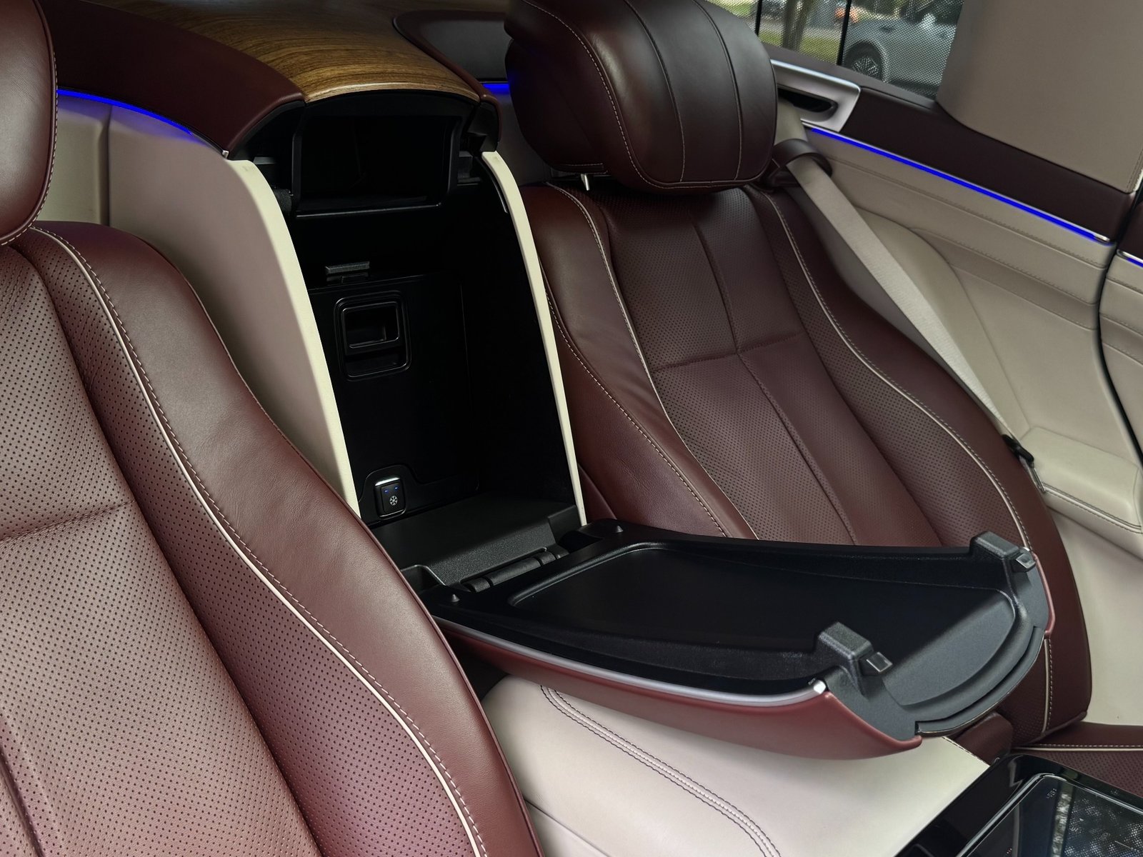 
								2023 Mercedes-Benz GLS 600 Maybach 4MATIC full									