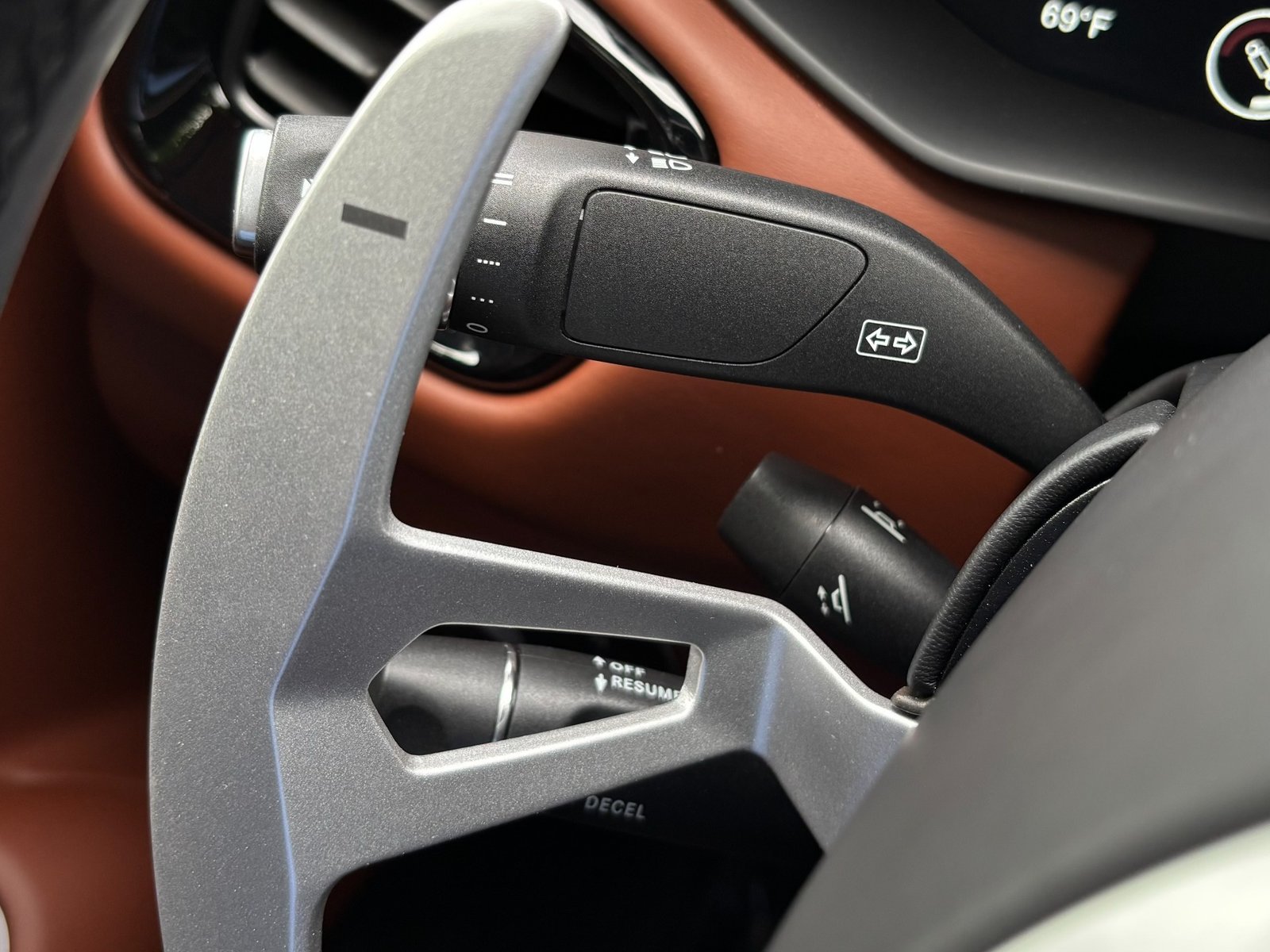 
								2020 Aston Martin Vantage full									