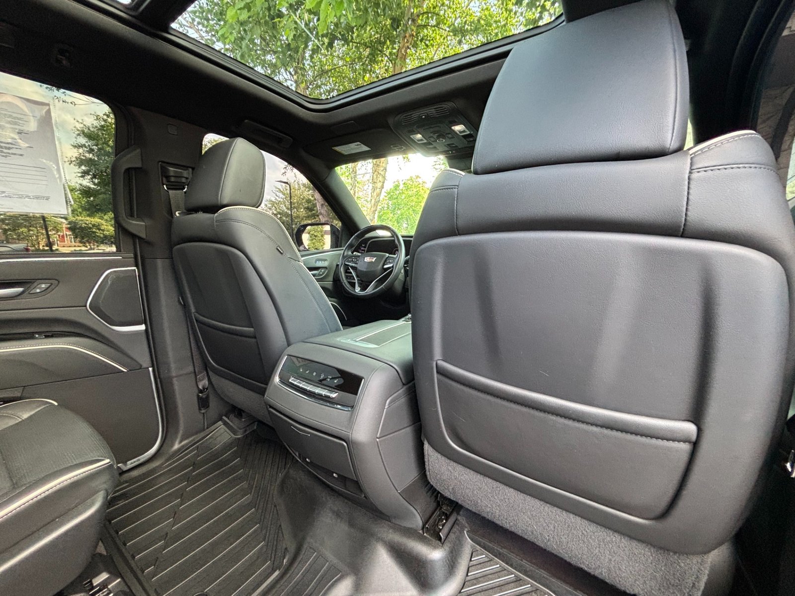 
								2022 Cadillac Escalade ESV full									