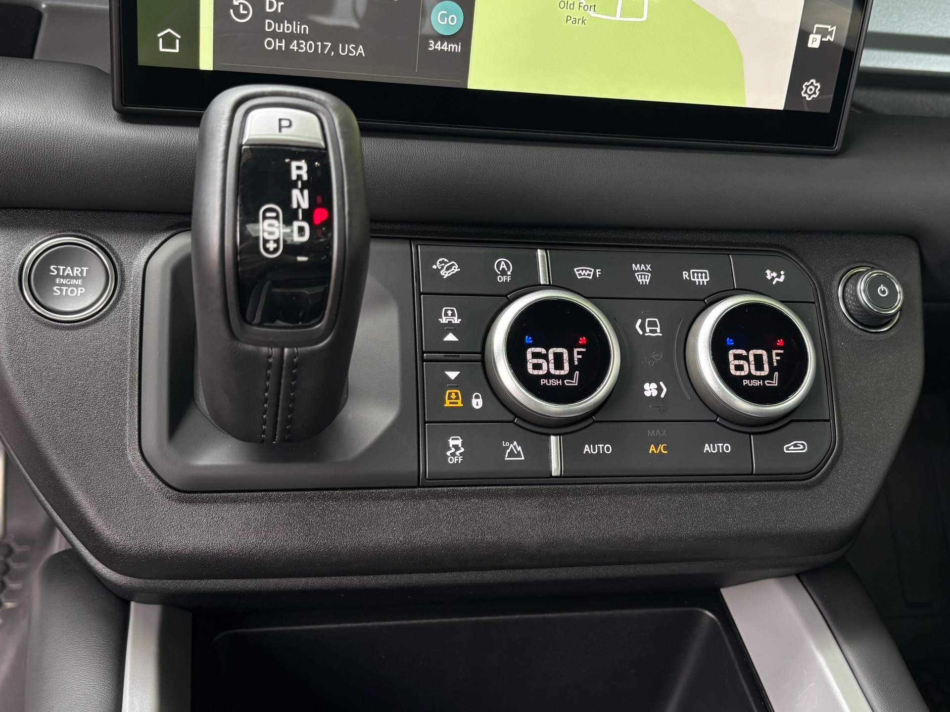 
								2025 Land Rover Defender full									