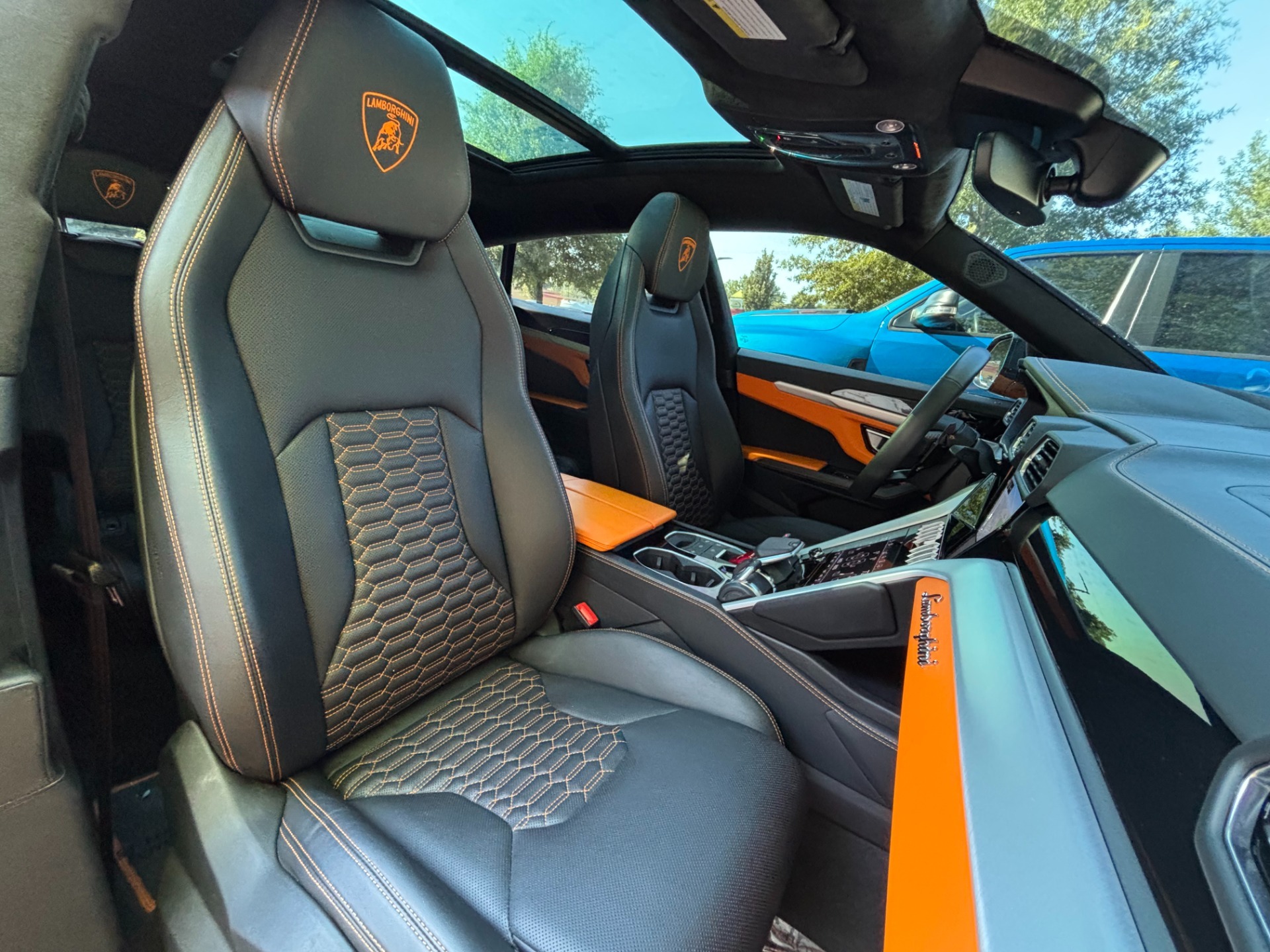 
								2021 Lamborghini Urus full									