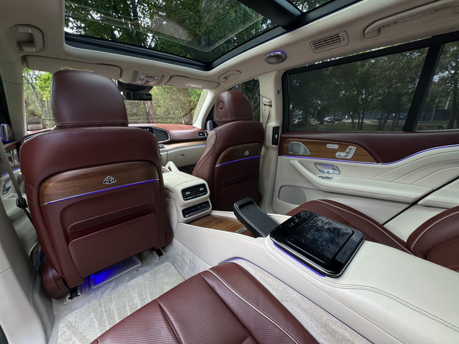 
								2023 Mercedes-Benz GLS 600 Maybach 4MATIC full									
