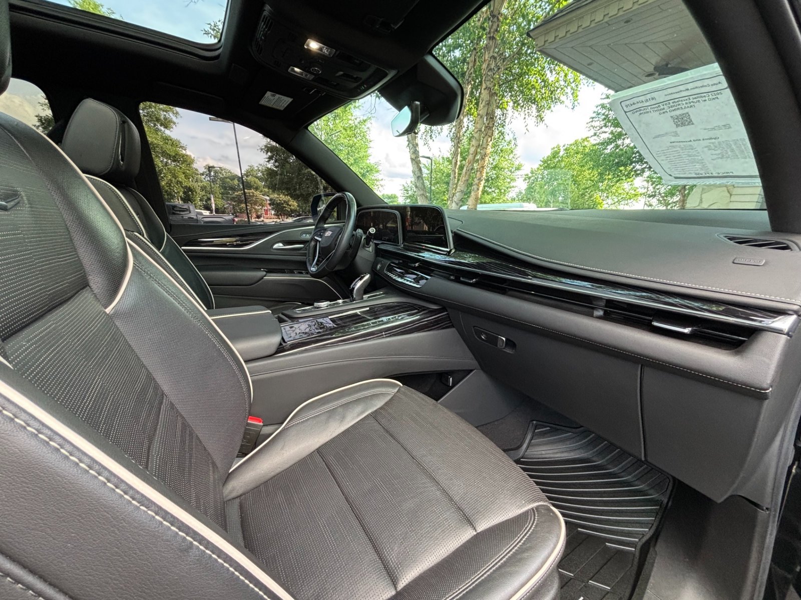 
								2022 Cadillac Escalade ESV full									