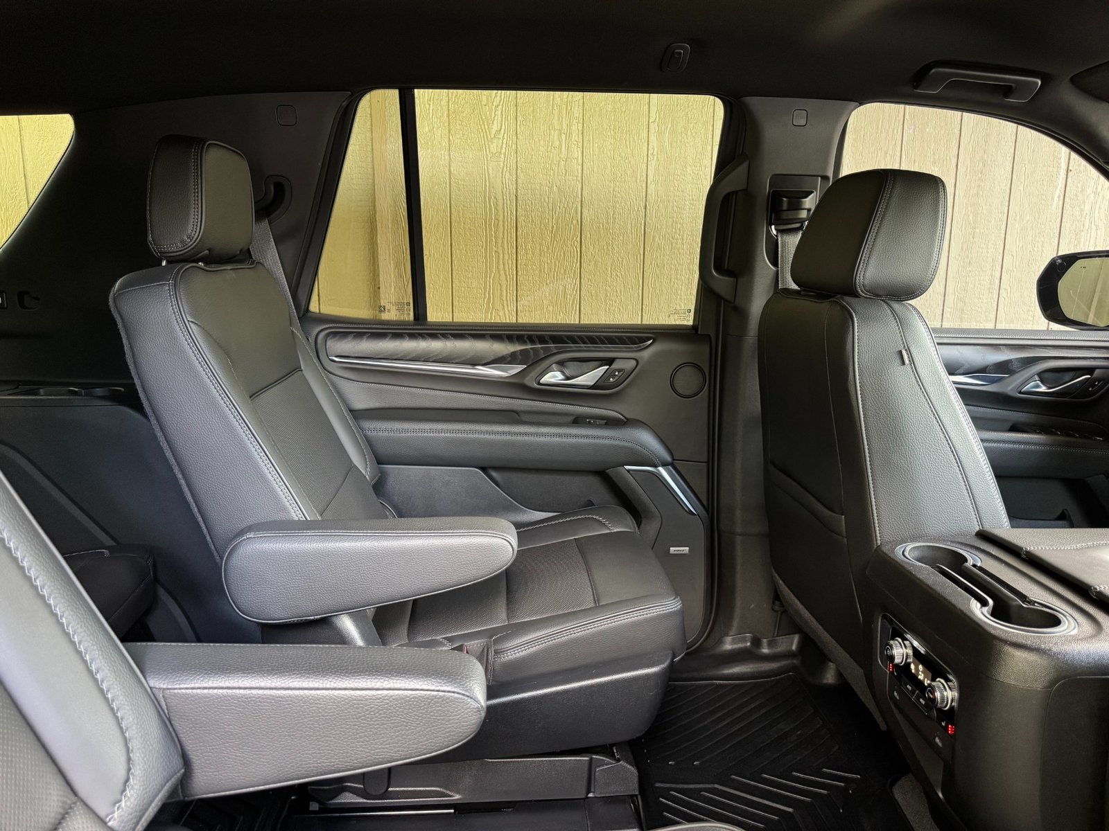 
								2022 GMC Yukon Denali full									