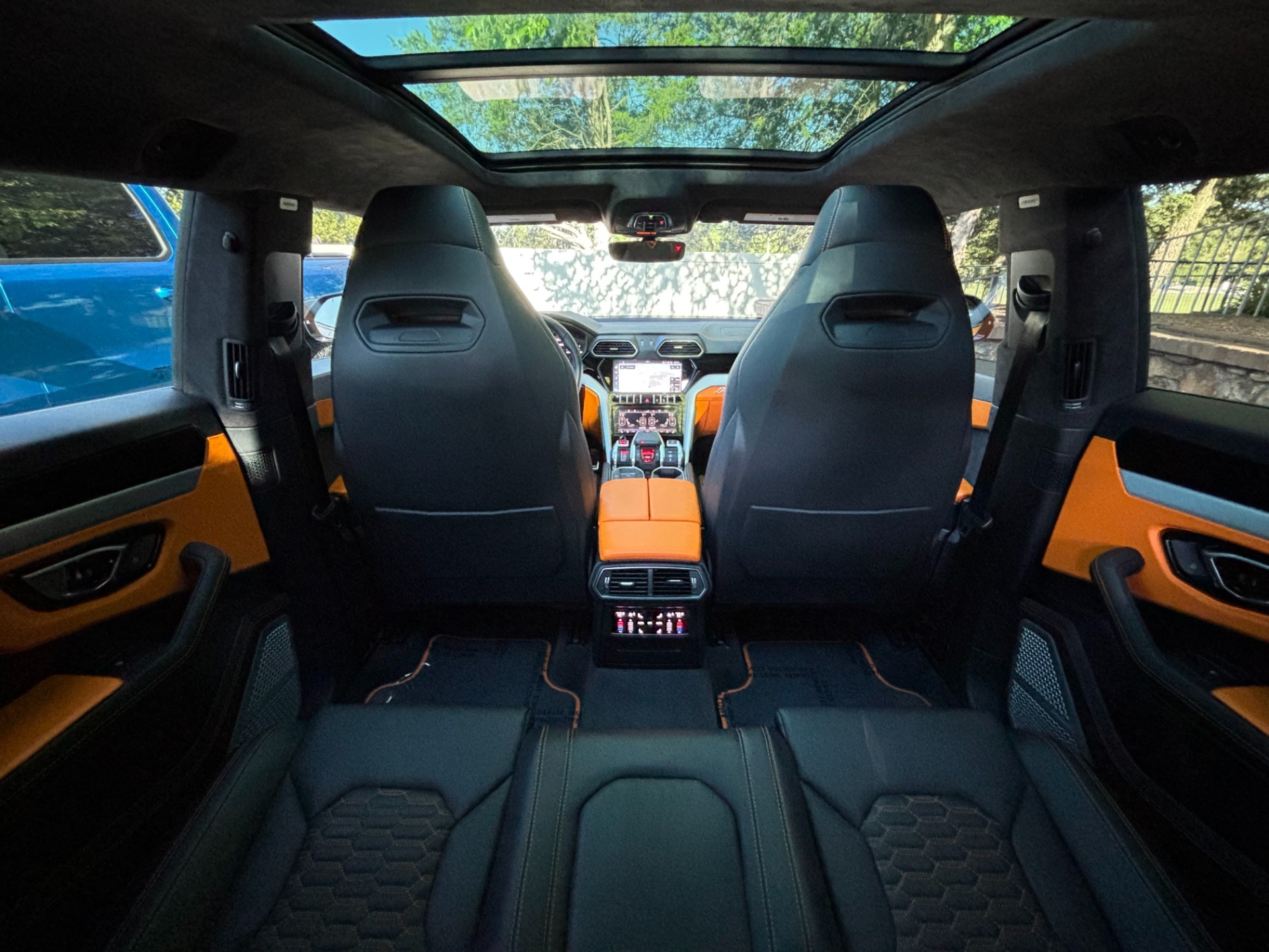 
								2021 Lamborghini Urus full									