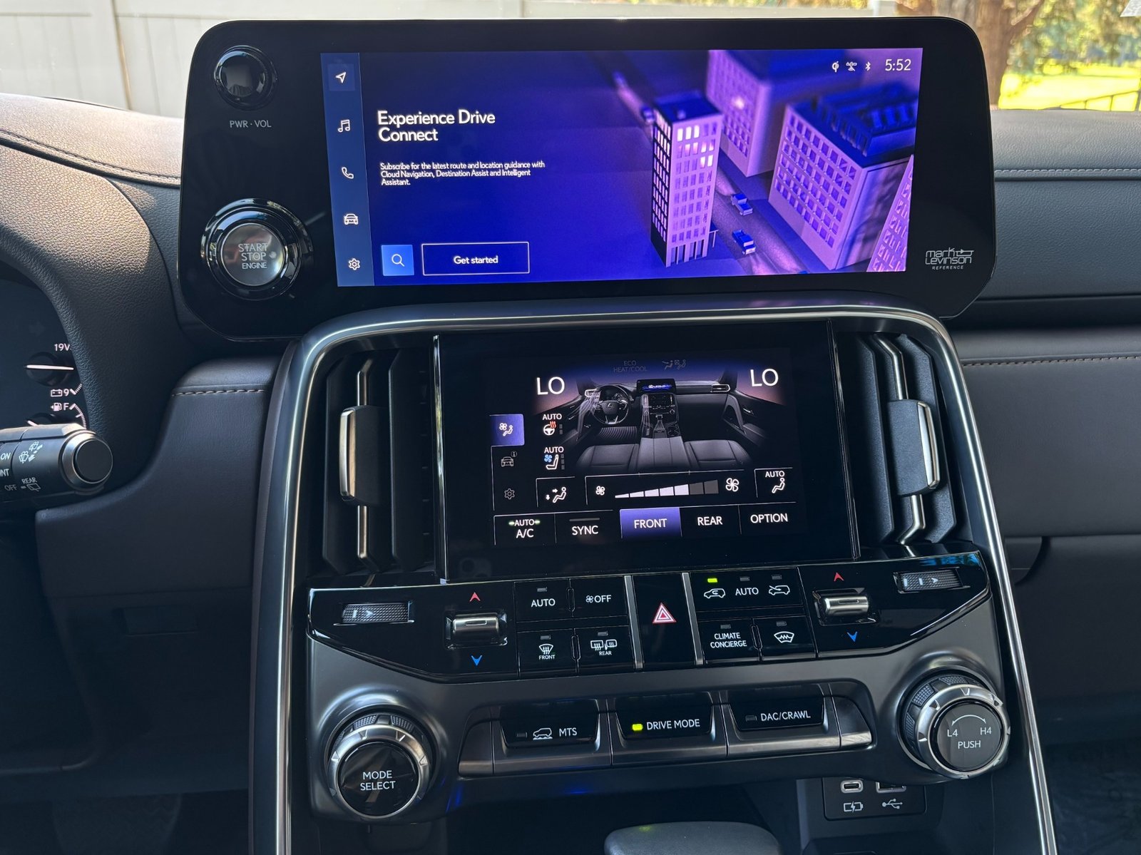 
								2022 Lexus LX 600 full									