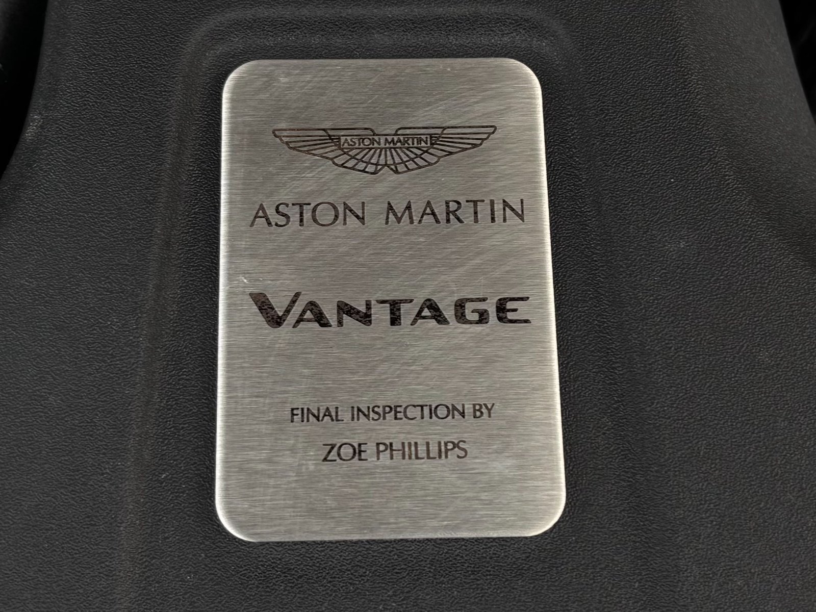 
								2020 Aston Martin Vantage full									
