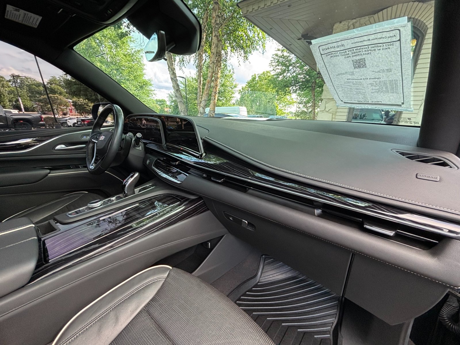 
								2022 Cadillac Escalade ESV full									