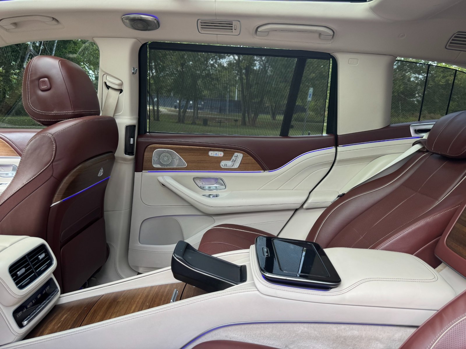 
								2023 Mercedes-Benz GLS 600 Maybach 4MATIC full									