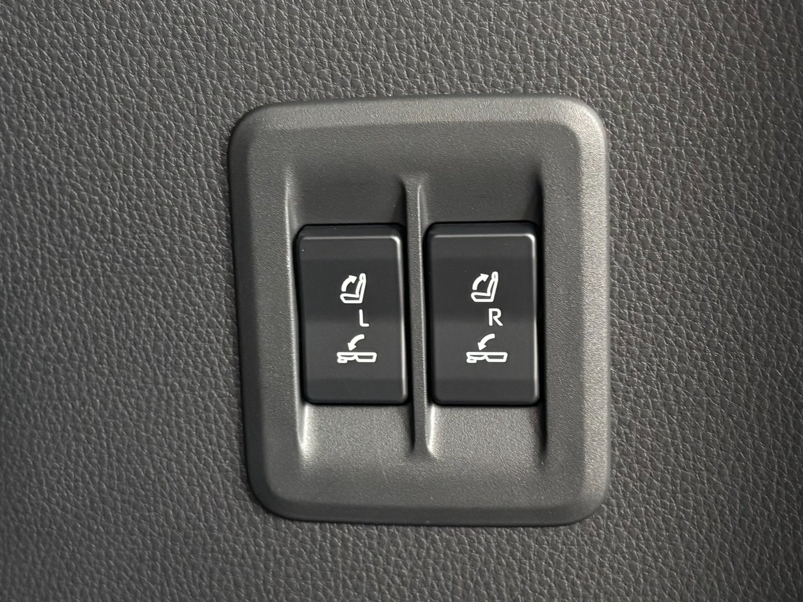 
								2024 Lexus GX 550 full									