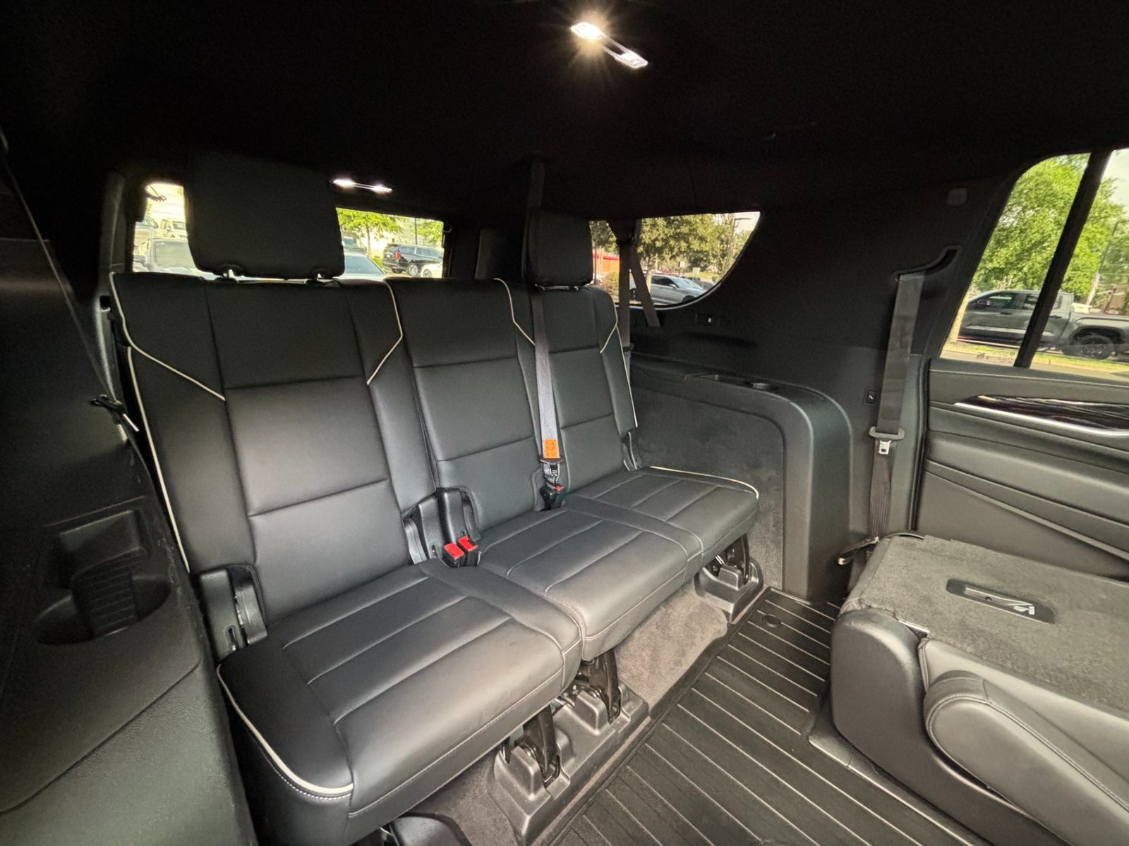 
								2022 Cadillac Escalade ESV full									