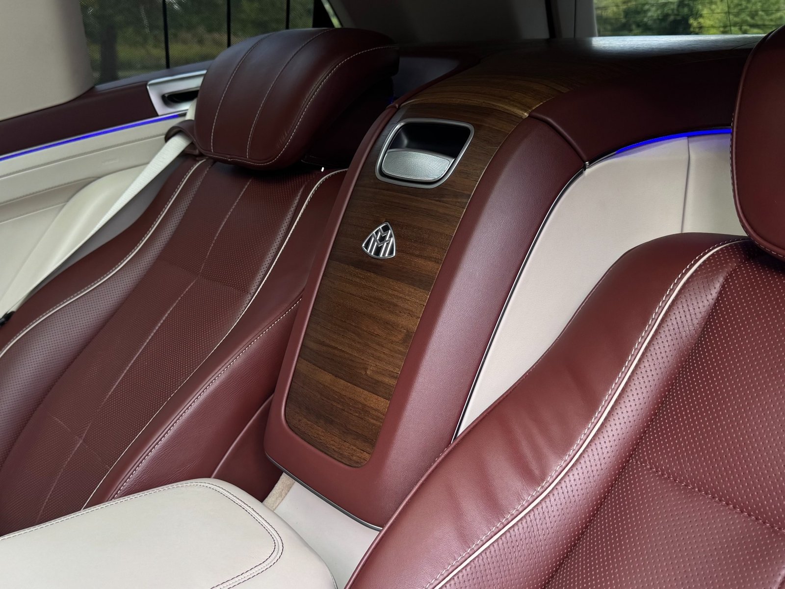 
								2023 Mercedes-Benz GLS 600 Maybach 4MATIC full									