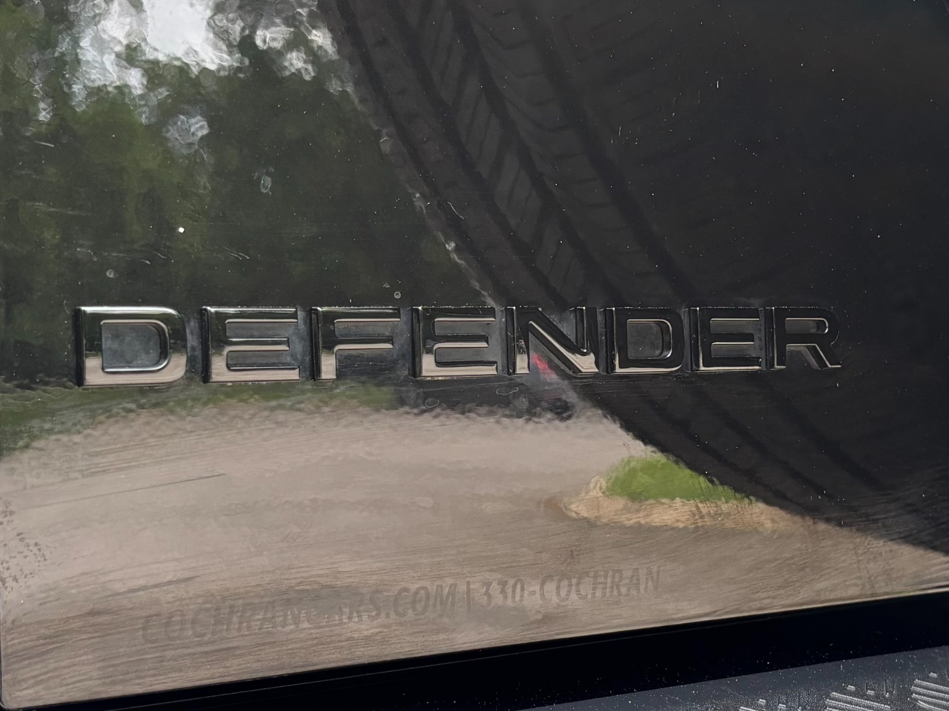
								2025 Land Rover Defender full									