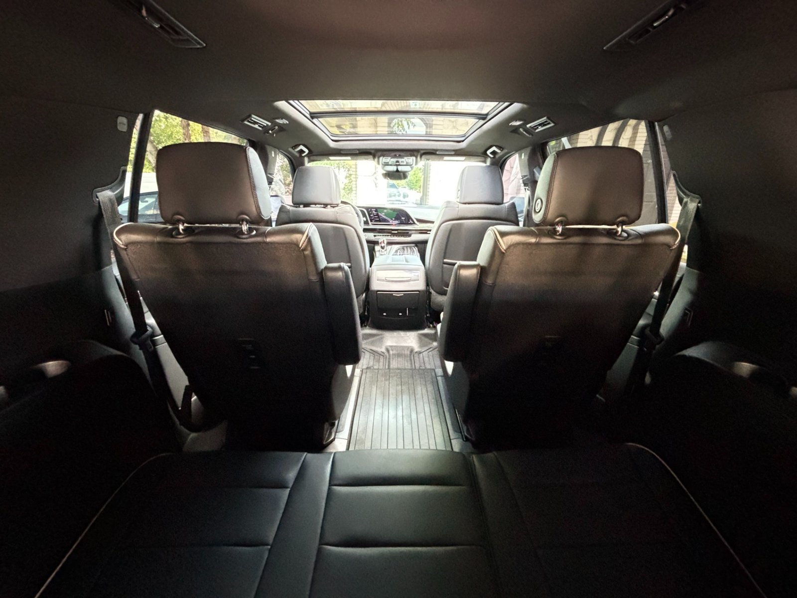 
								2022 Cadillac Escalade ESV full									