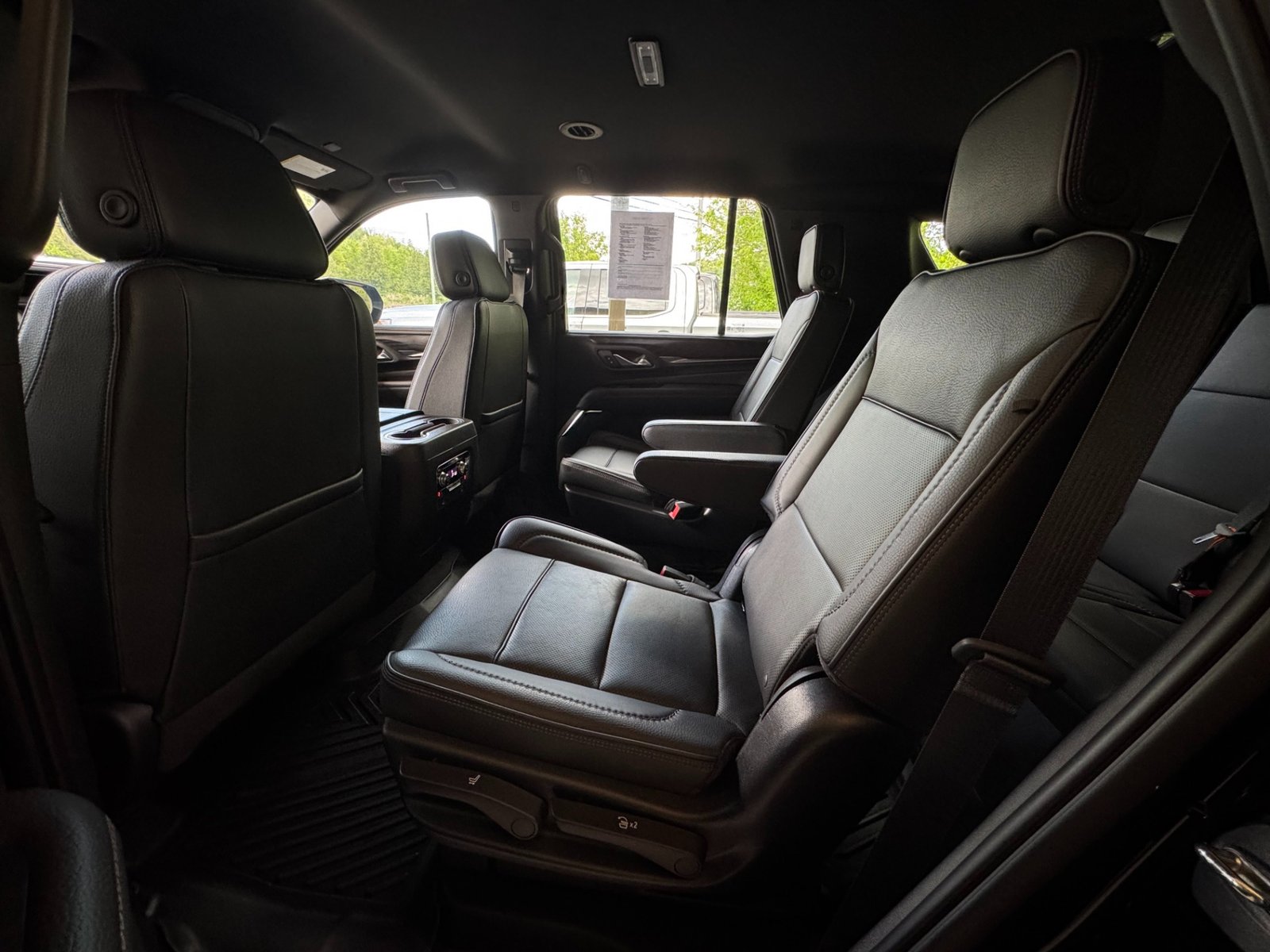 
								2022 GMC Yukon Denali full									
