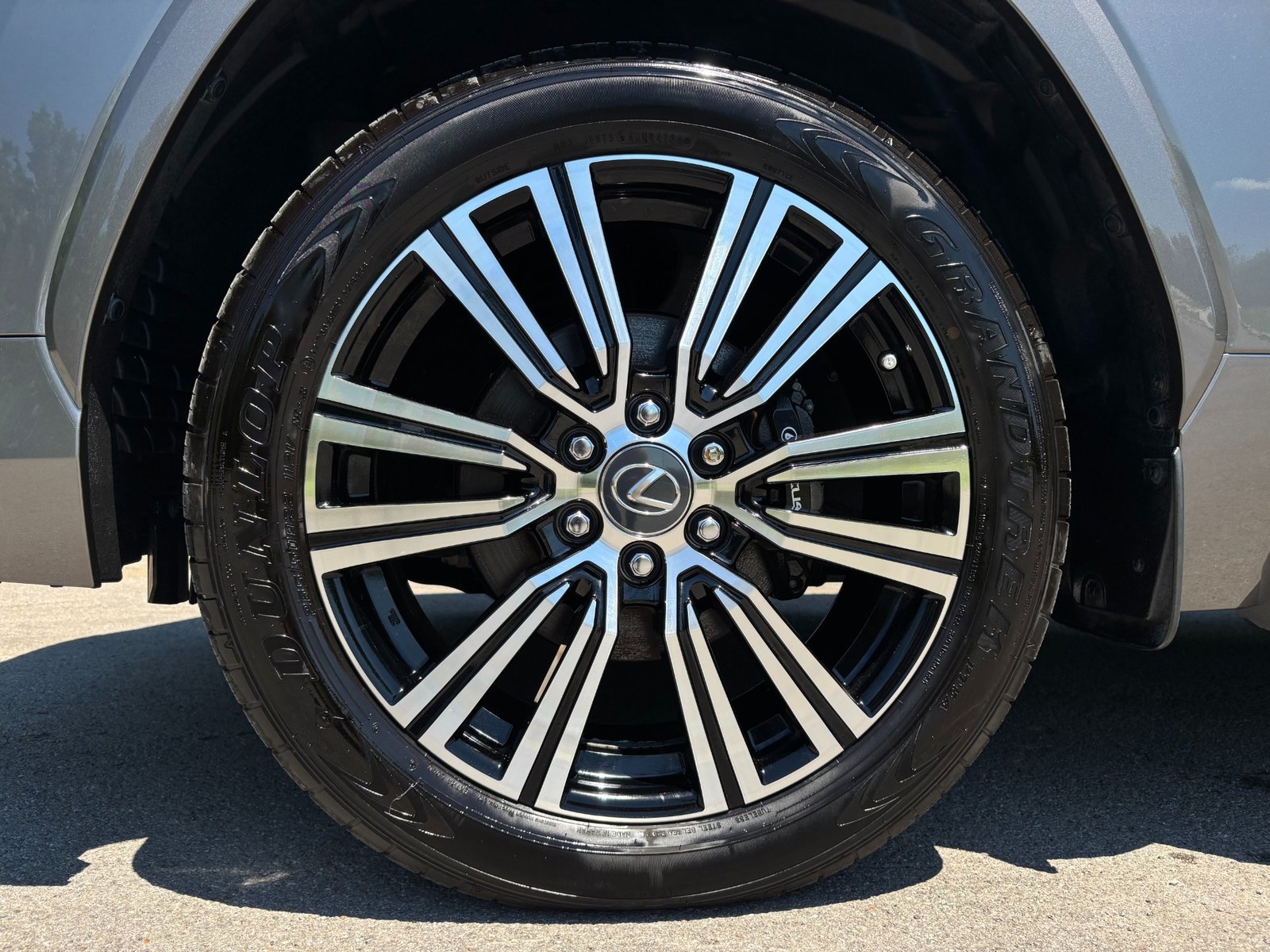 
								2022 Lexus LX 600 full									