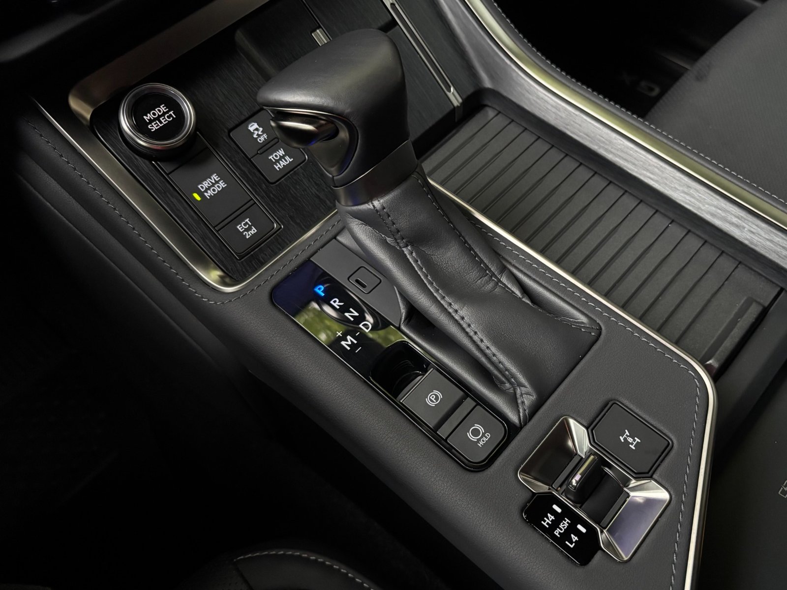 
								2024 Lexus GX 550 full									