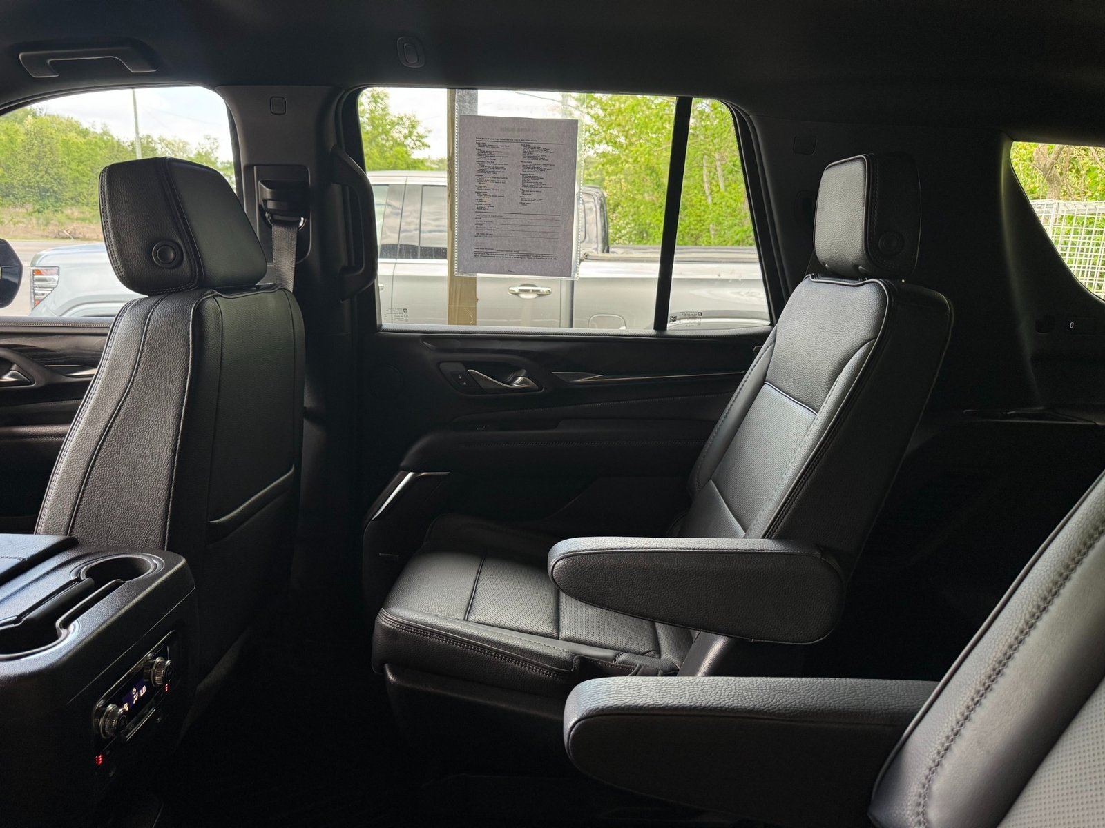 
								2022 GMC Yukon Denali full									