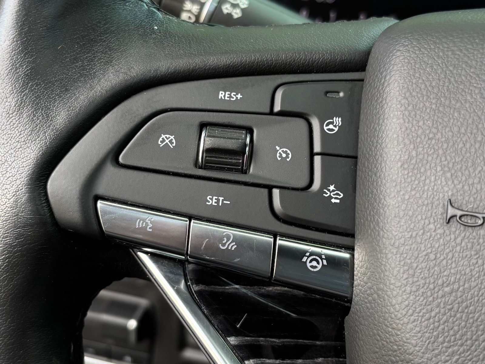 
								2022 Cadillac Escalade ESV full									