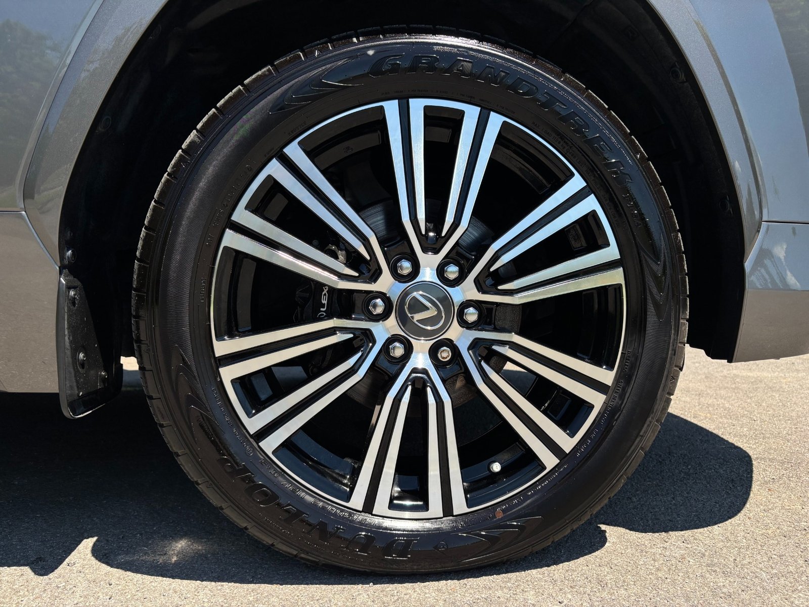 
								2022 Lexus LX 600 full									