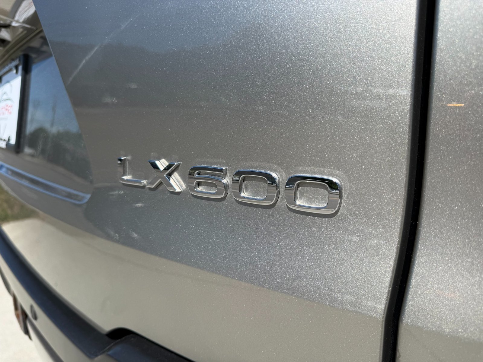 
								2023 Lexus LX 600 full									