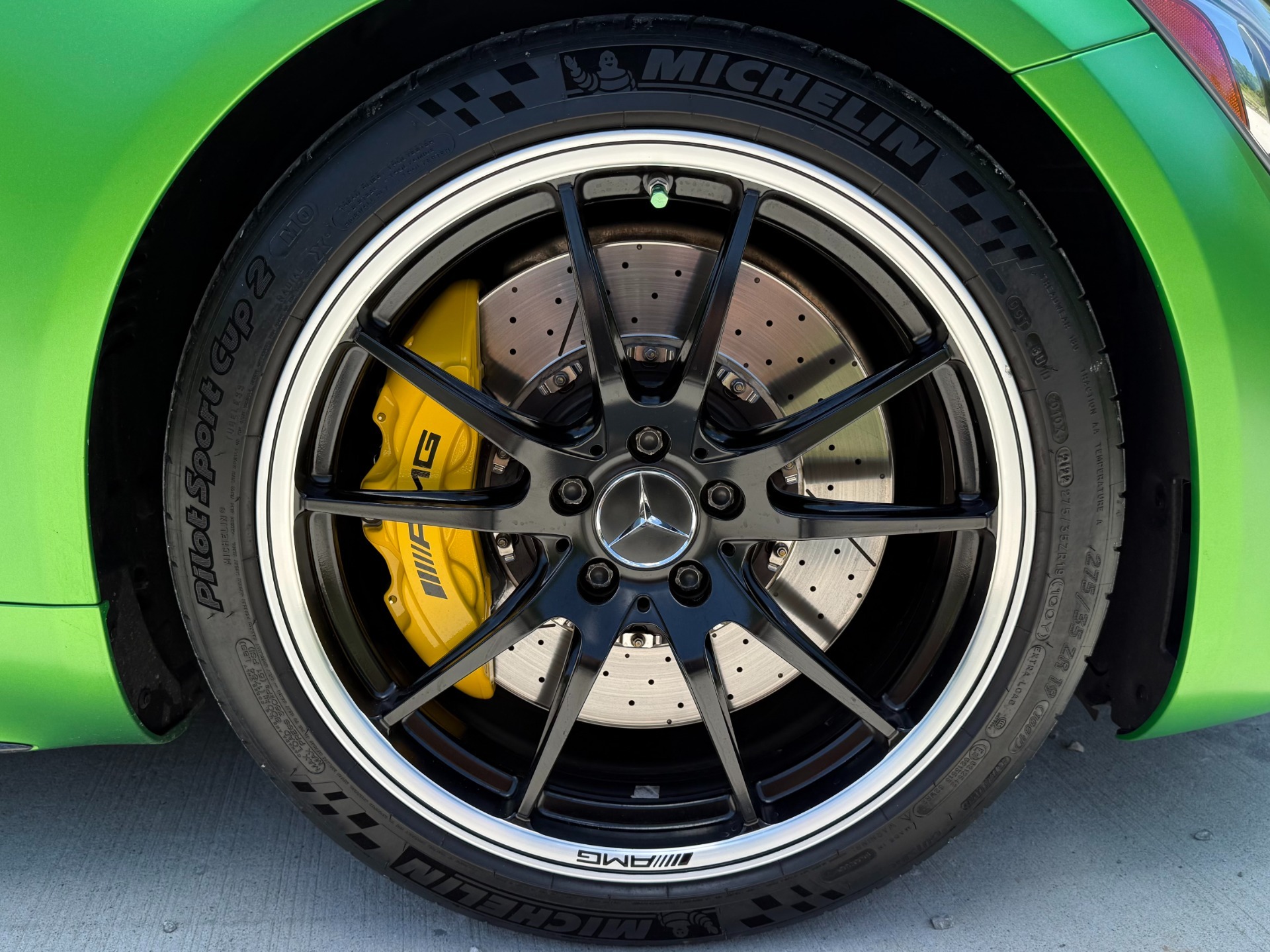 
								2018 Mercedes-Benz AMG GT R full									