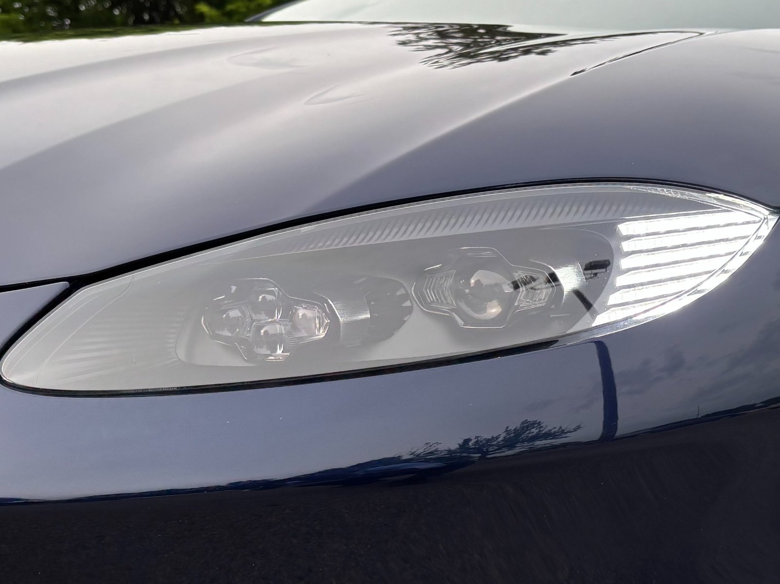 
								2020 Aston Martin Vantage full									