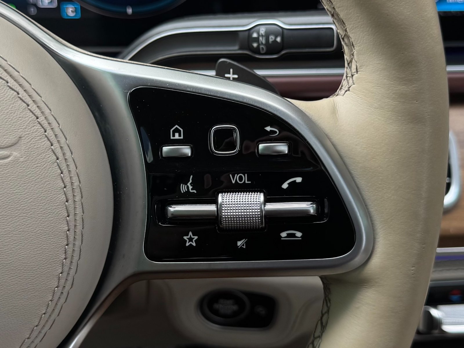
								2023 Mercedes-Benz GLS 600 Maybach 4MATIC full									