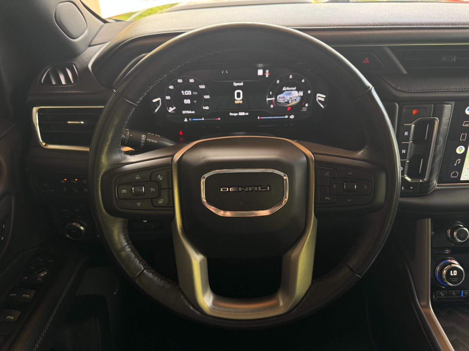 
								2022 GMC Yukon Denali full									