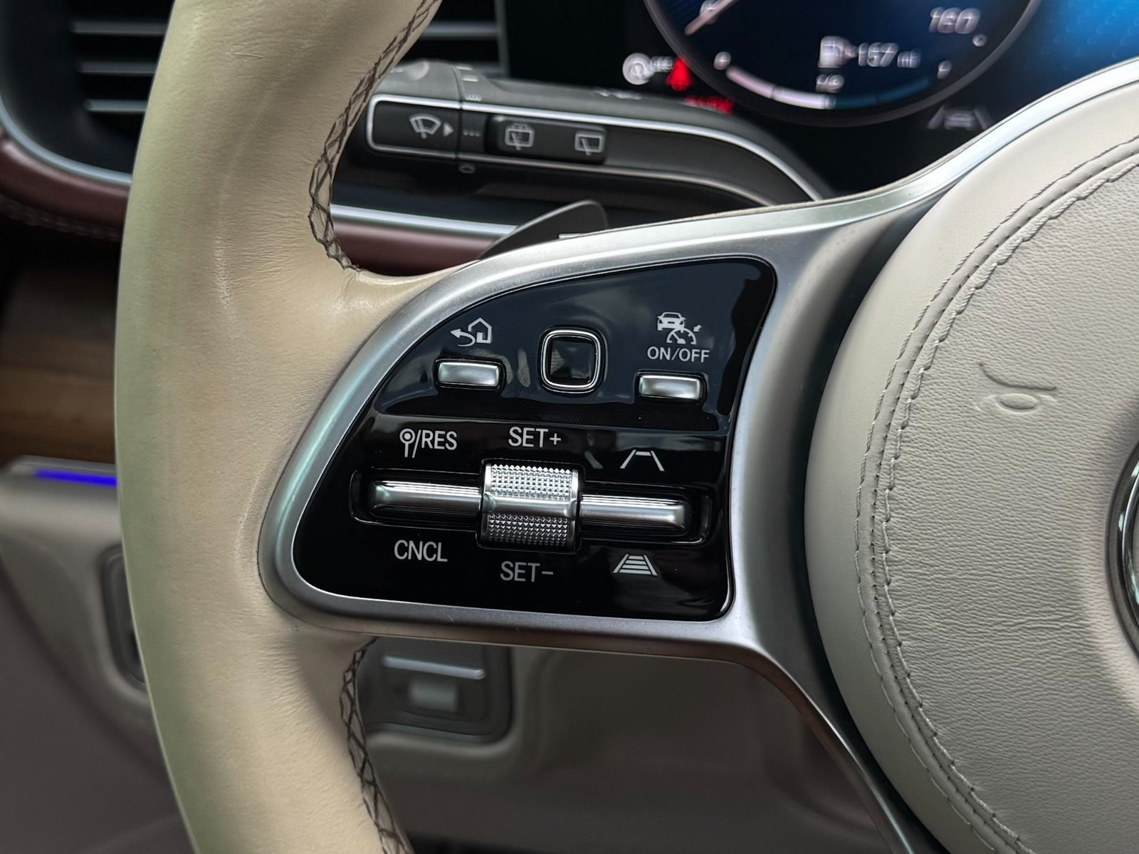
								2023 Mercedes-Benz GLS 600 Maybach 4MATIC full									