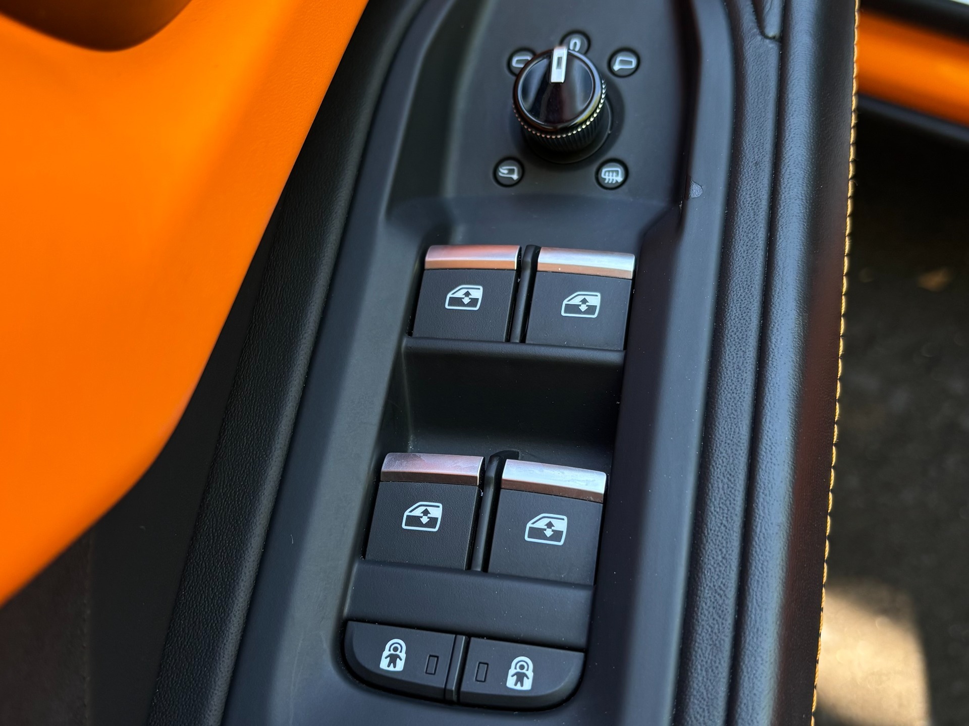 
								2021 Lamborghini Urus full									