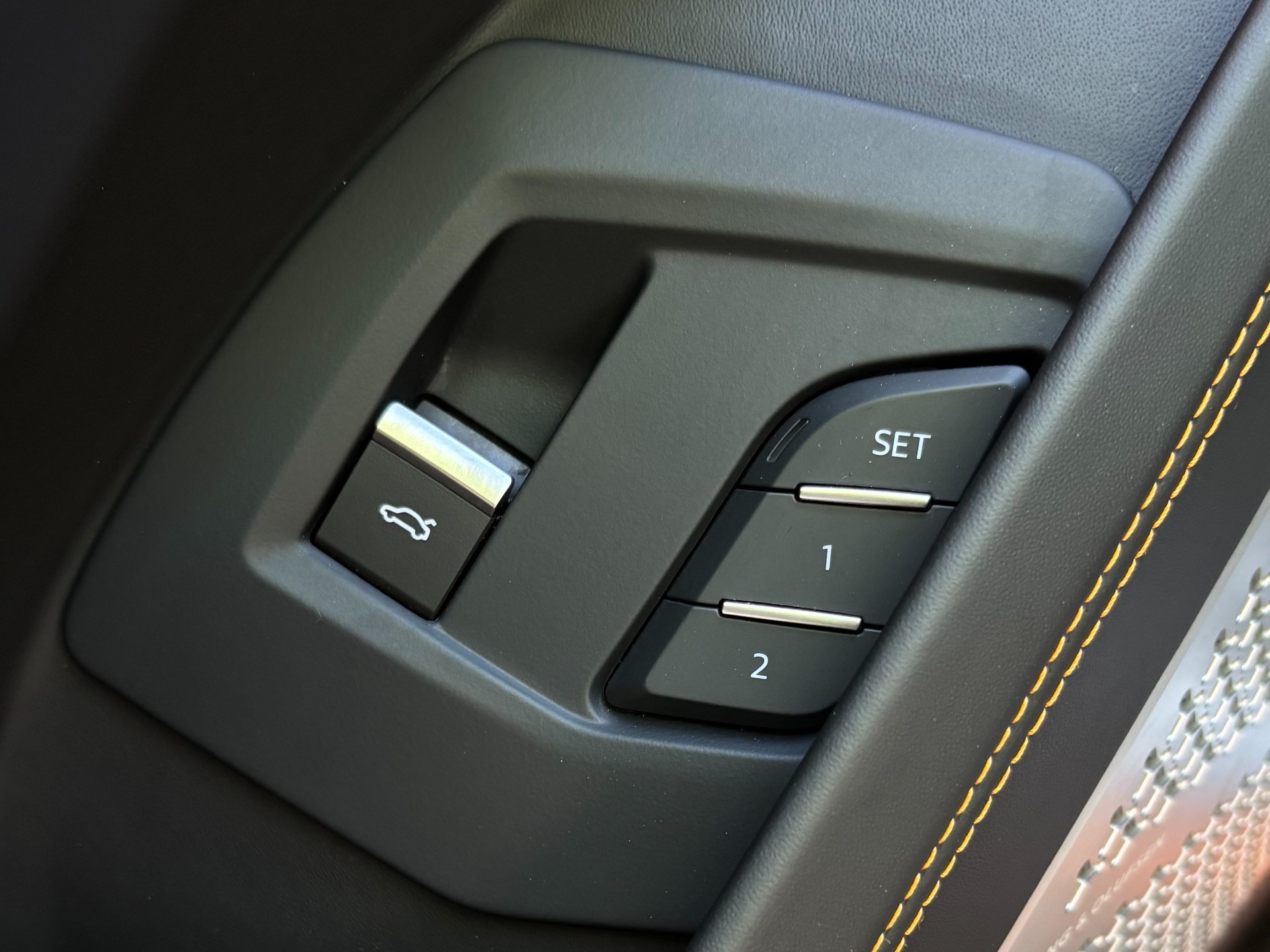 
								2021 Lamborghini Urus full									