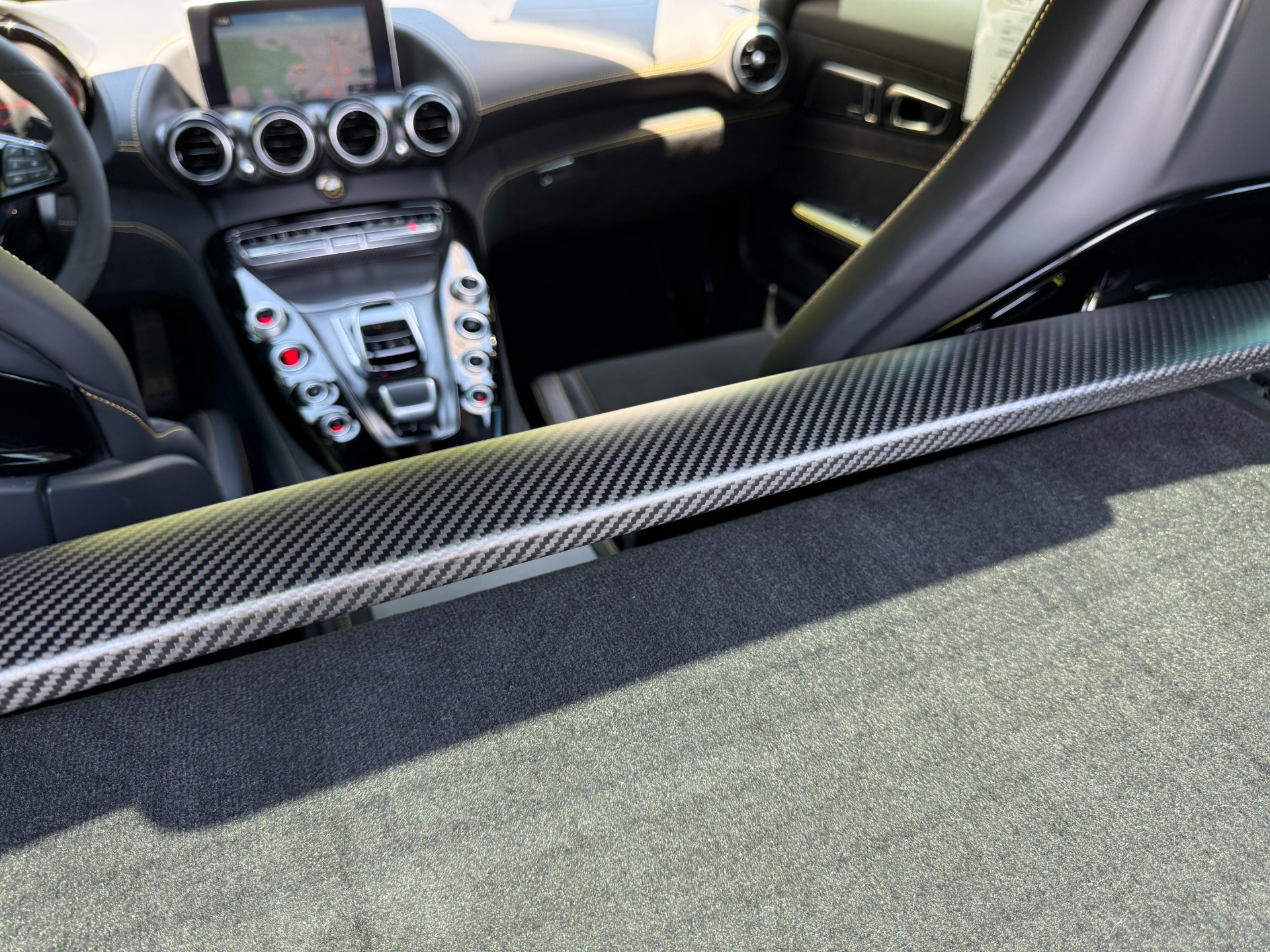 
								2018 Mercedes-Benz AMG GT R full									