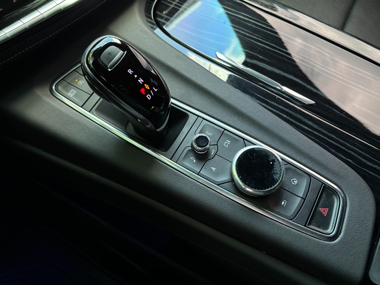 
								2022 Cadillac Escalade ESV full									