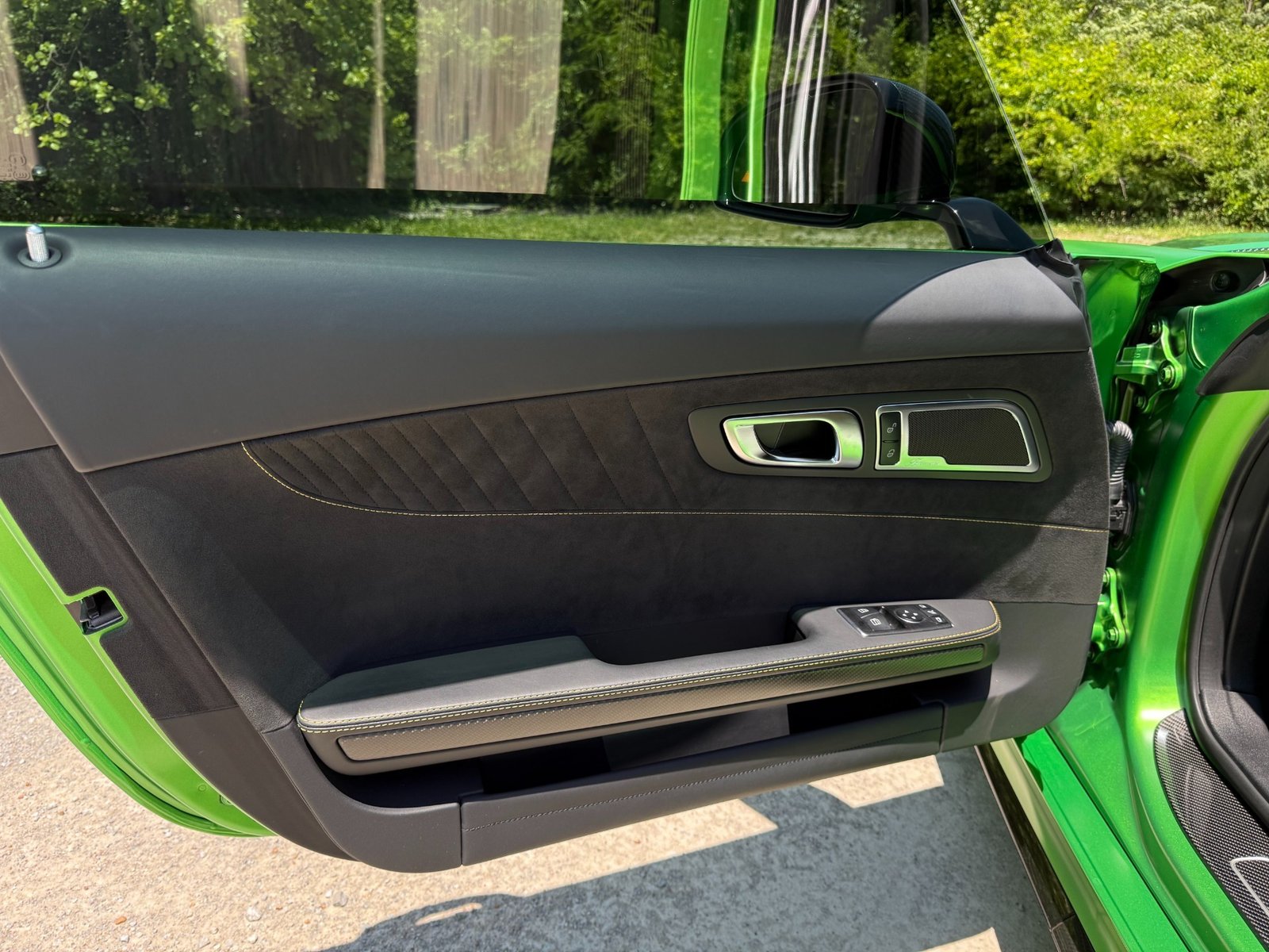 
								2018 Mercedes-Benz AMG GT R full									