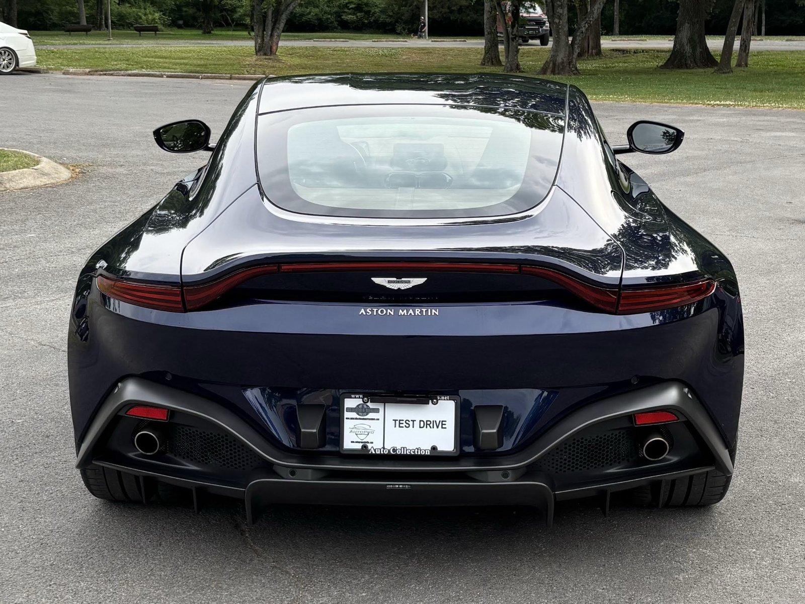 
								2020 Aston Martin Vantage full									