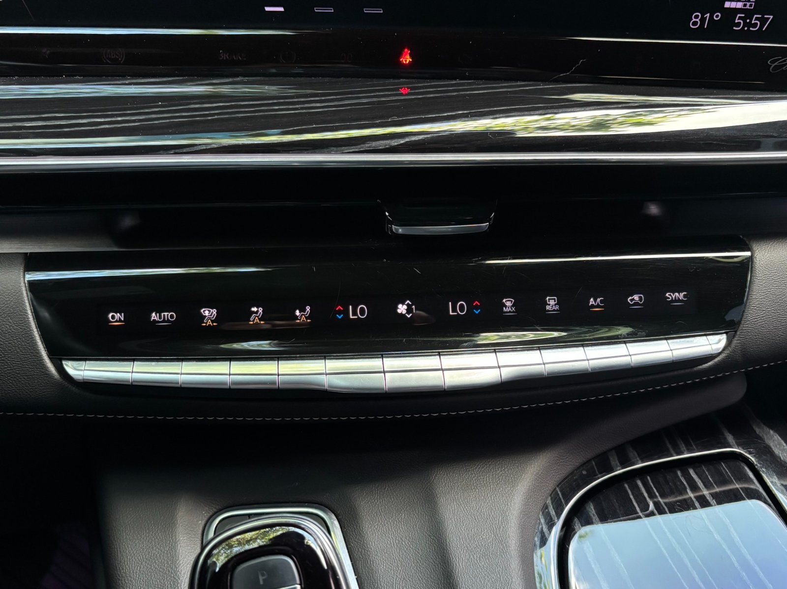 
								2022 Cadillac Escalade ESV full									