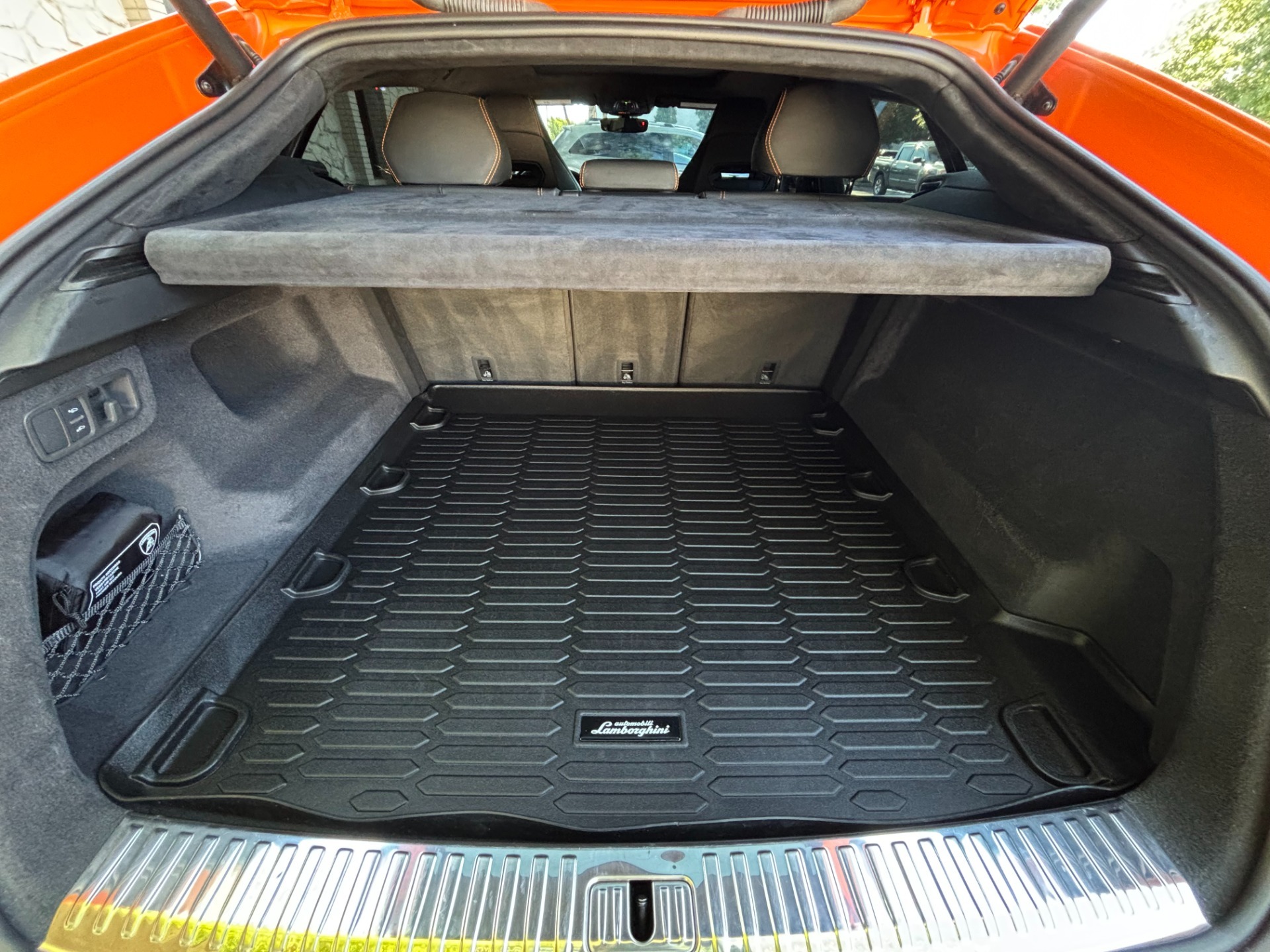 
								2021 Lamborghini Urus full									