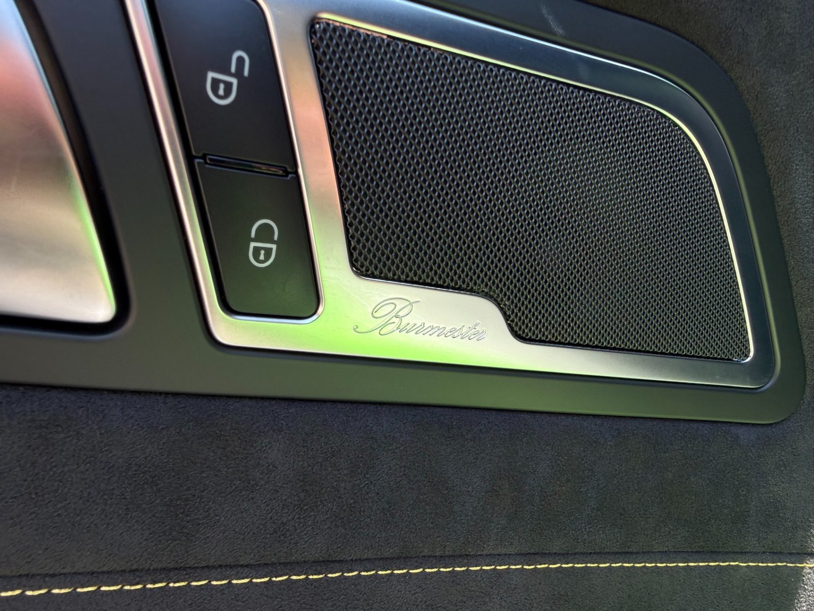 
								2018 Mercedes-Benz AMG GT R full									