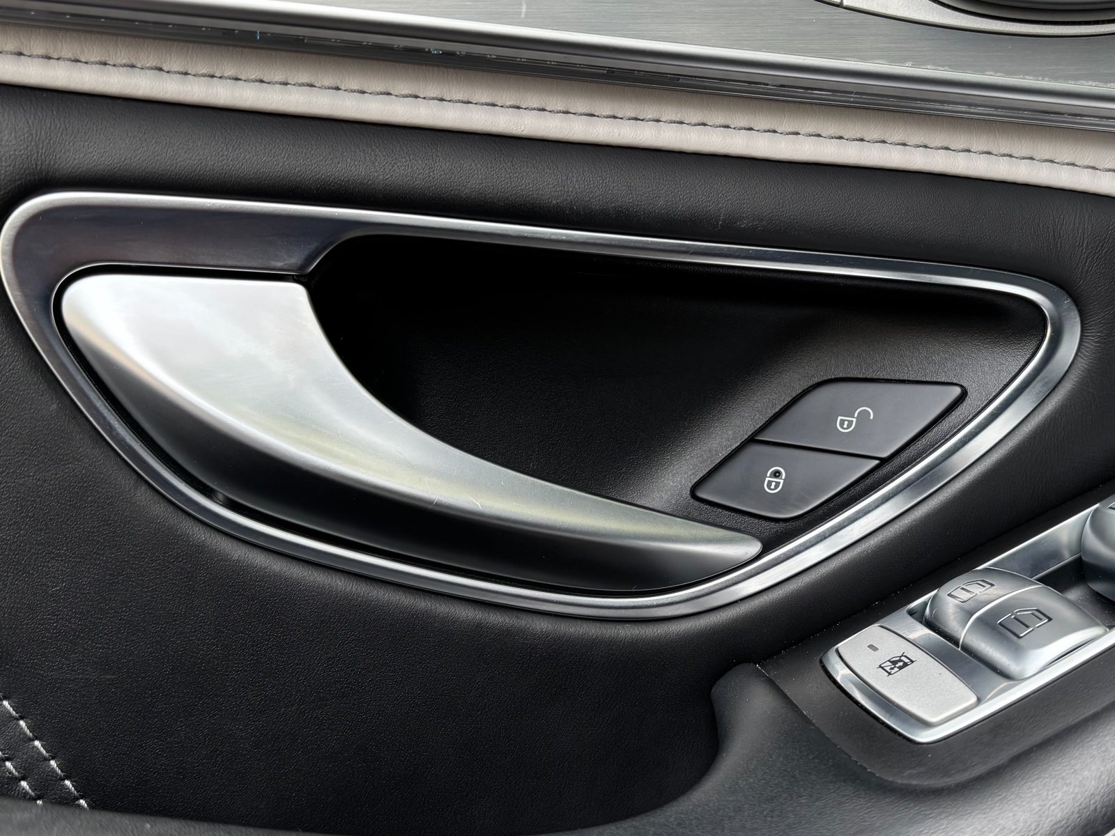 
								2018 Mercedes-Benz C 63 S AMG full									