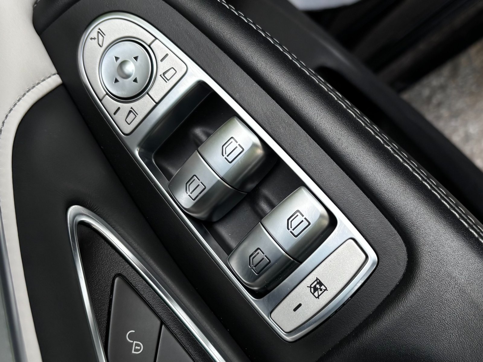
								2018 Mercedes-Benz C 63 S AMG full									