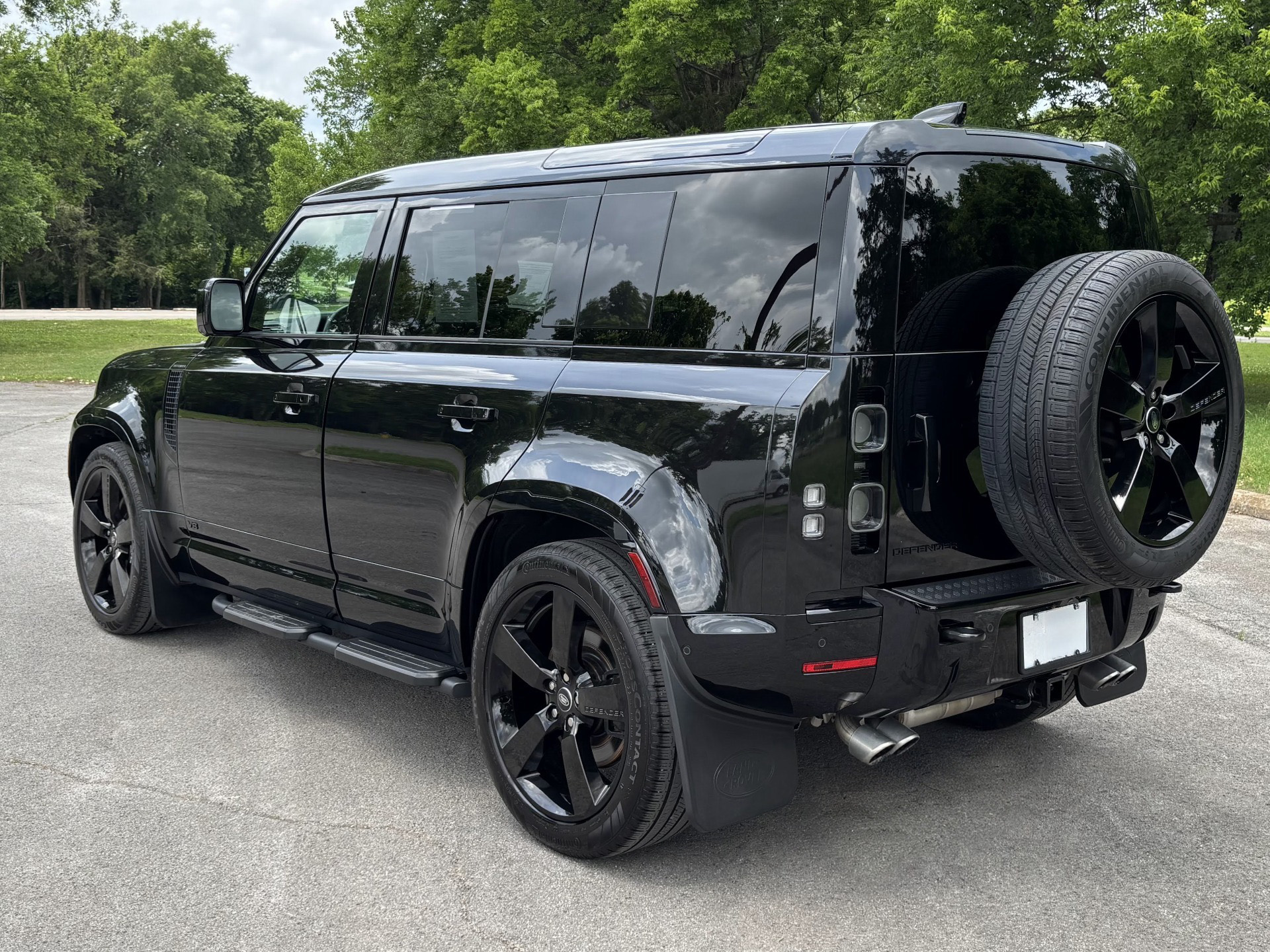 
								2025 Land Rover Defender full									