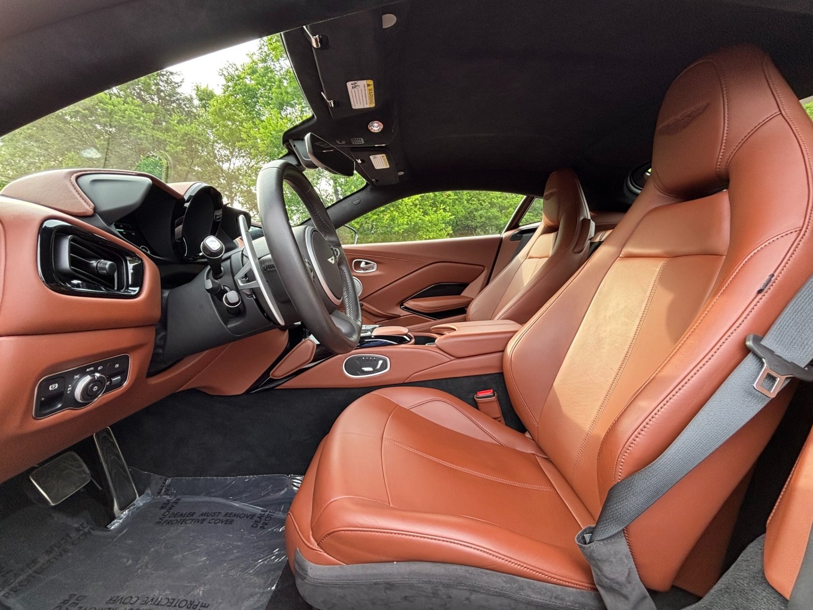 
								2020 Aston Martin Vantage full									