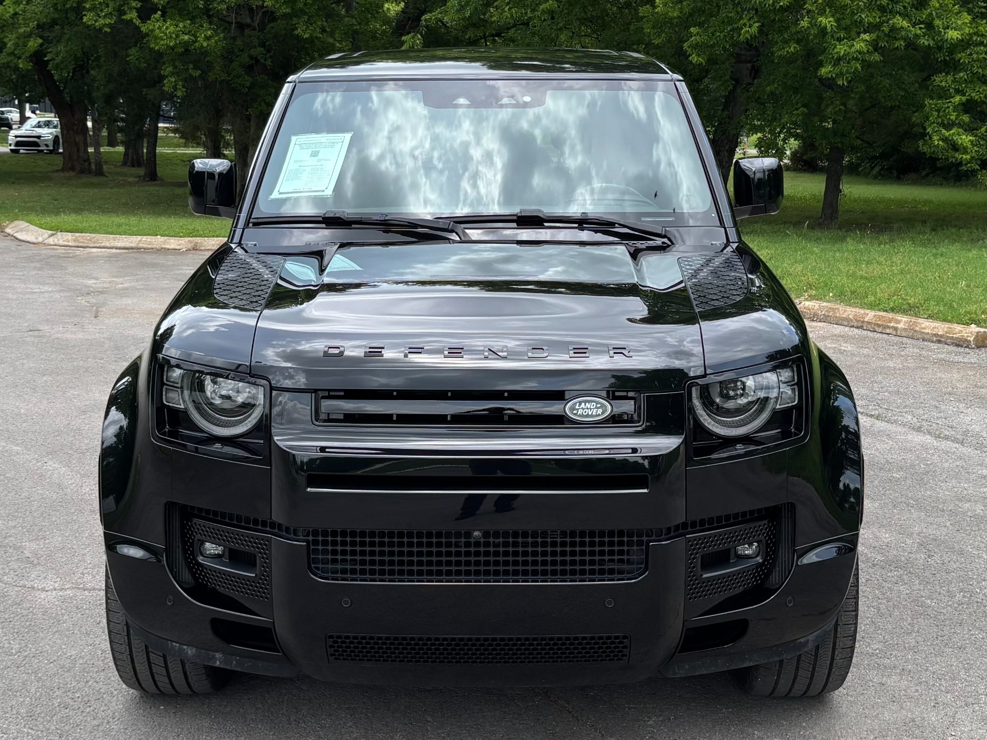 
								2025 Land Rover Defender full									