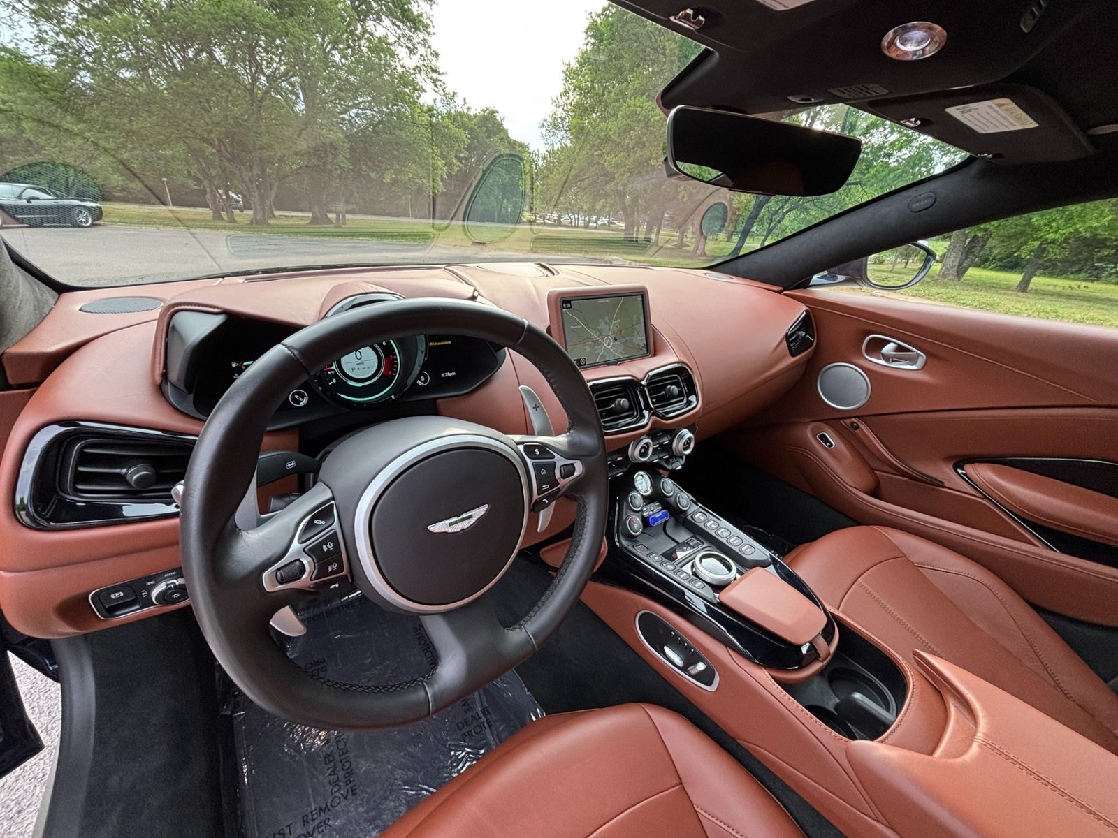 
								2020 Aston Martin Vantage full									
