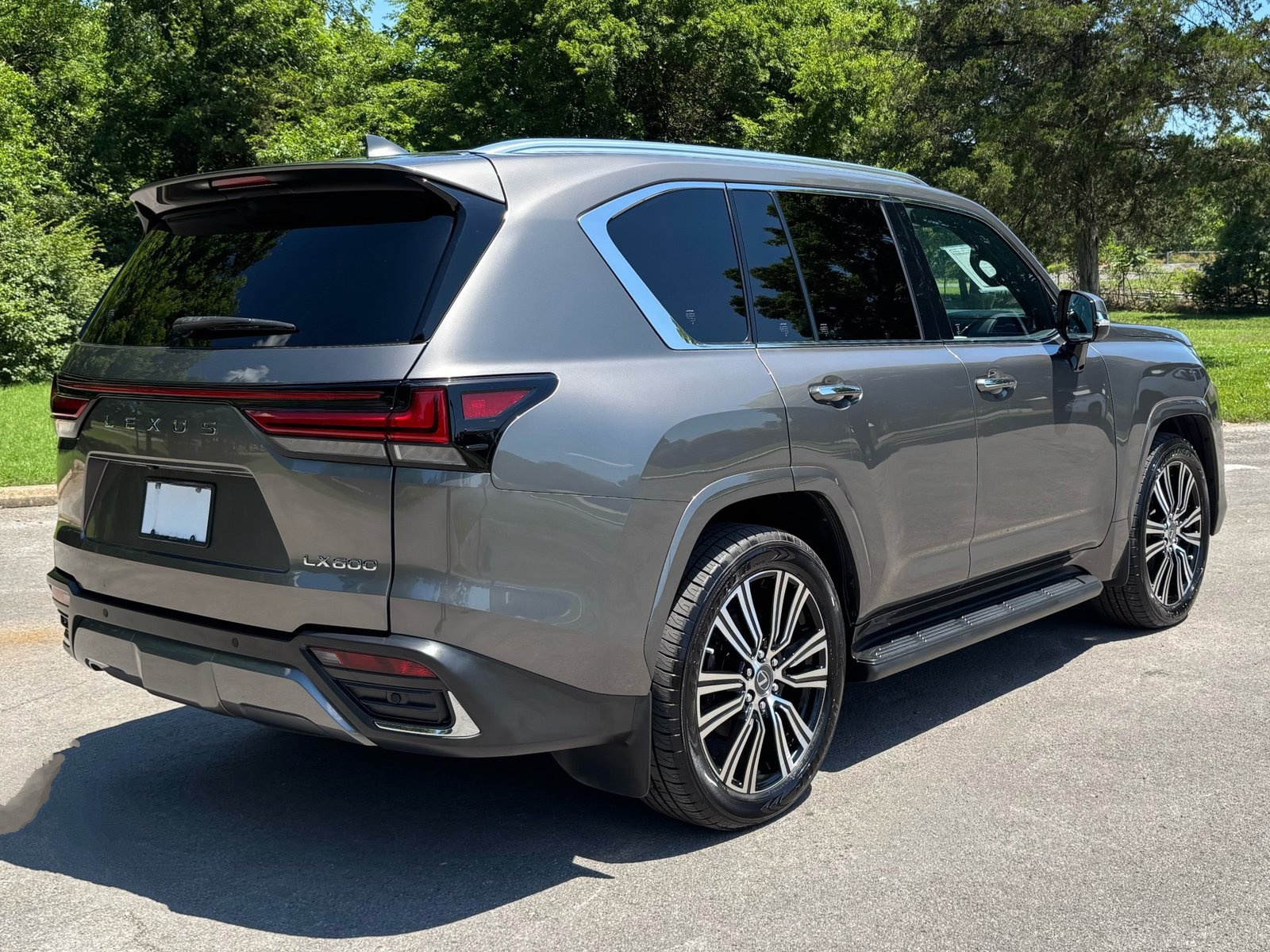 
								2022 Lexus LX 600 full									