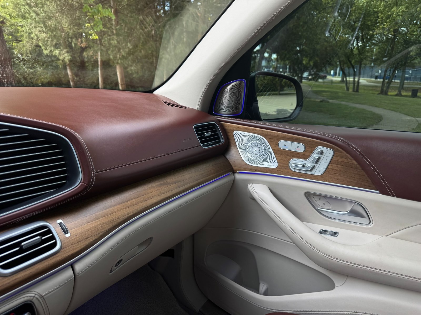 
								2023 Mercedes-Benz GLS 600 Maybach 4MATIC full									
